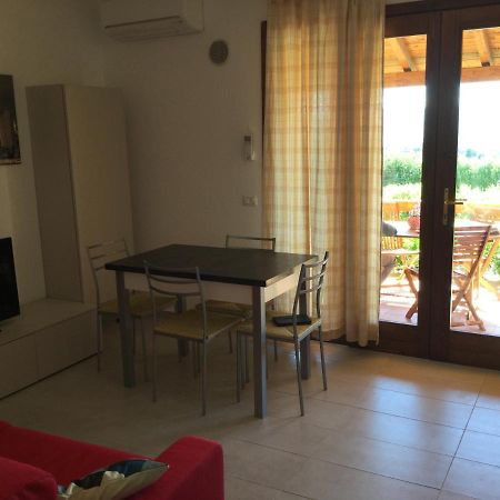 Апартаменты A.I.R. Badesi Borgo Di Mare Экстерьер фото