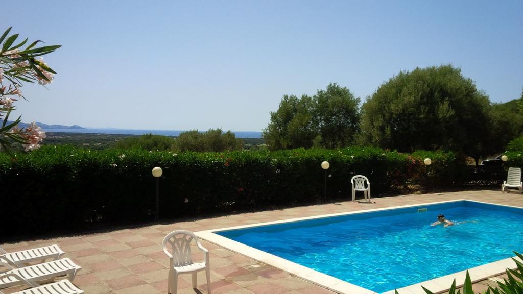 Апартаменты A.I.R. Badesi Borgo Di Mare Экстерьер фото